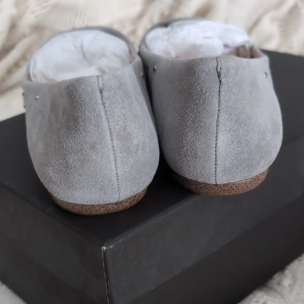 New! Amelia J. Crew Women's Silver Studded Loafers - Picture 3 of 6